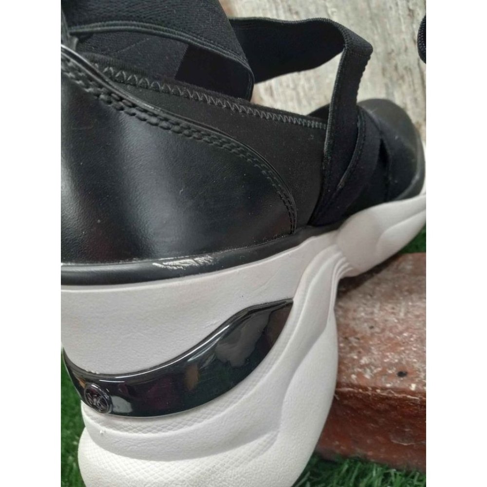 Black Women's Athletic Shoes - Picture 8 of 9